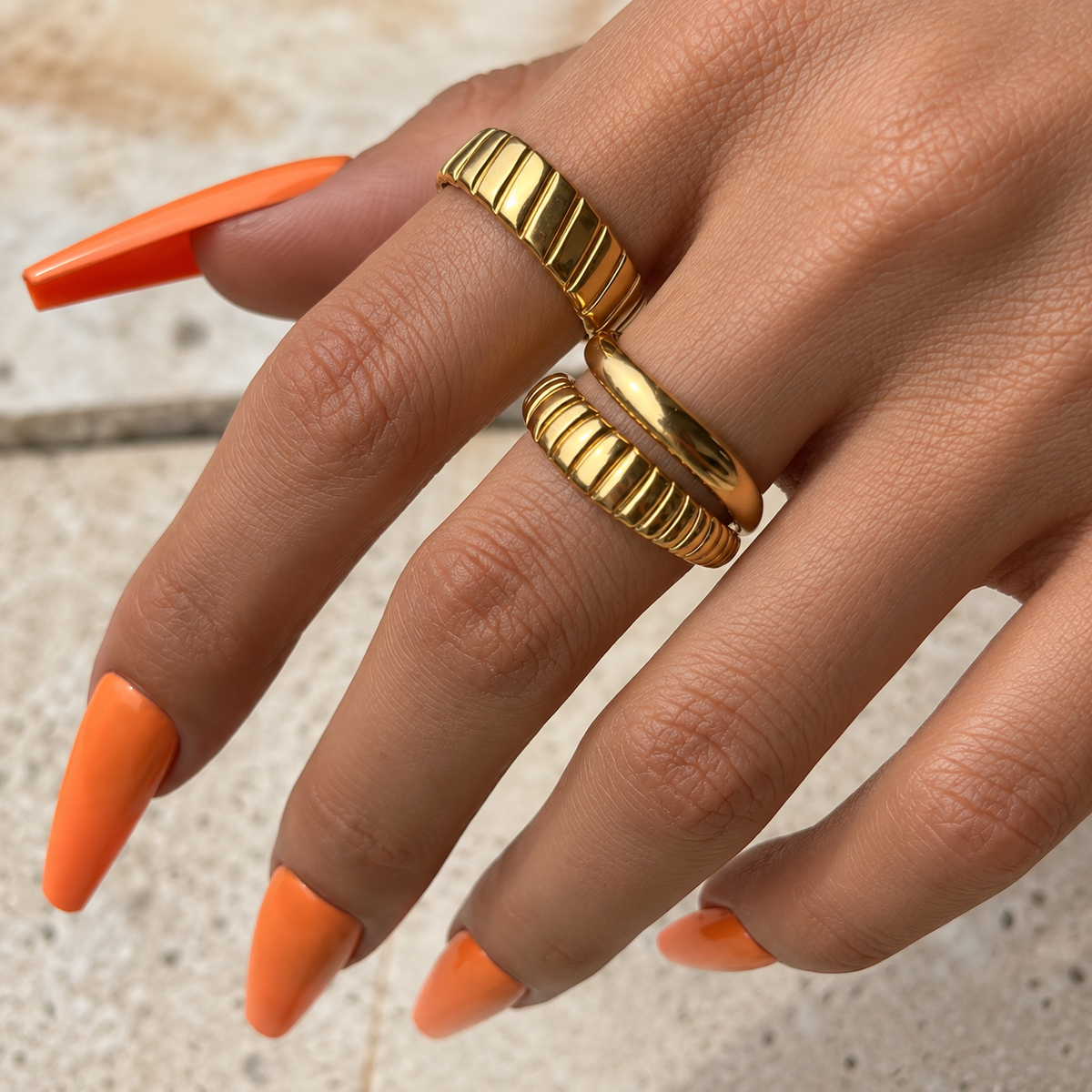 Duo Relieve – Set of 2 gold open rings