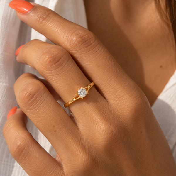 Promise – Crystal solitaire ring in gold