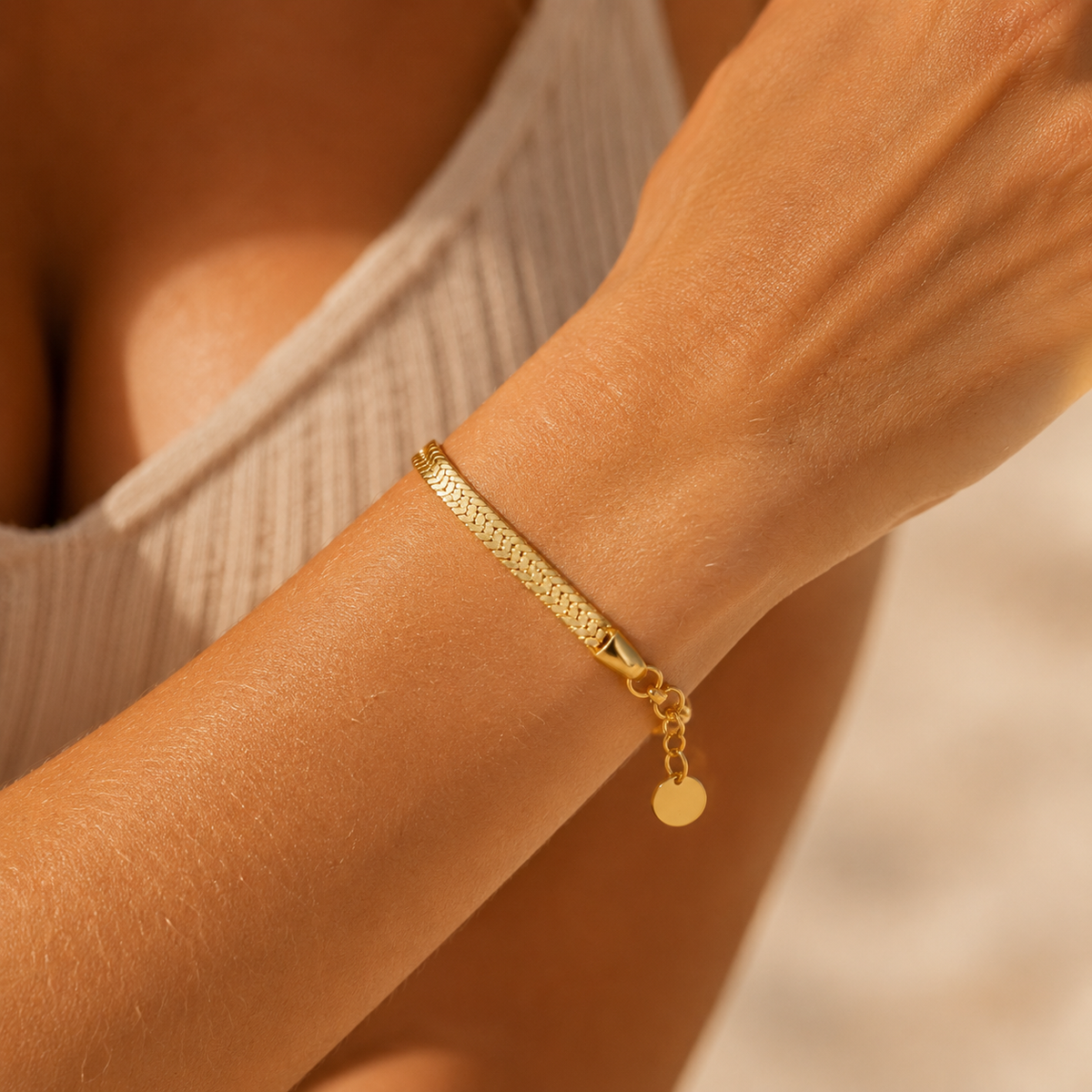 Moisés – Pulsera serpiente en oro