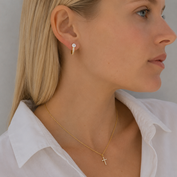 Calvario – Pavé cross necklace and huggie hoop earrings set in gold