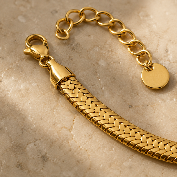 Moisés – Pulsera serpiente en oro