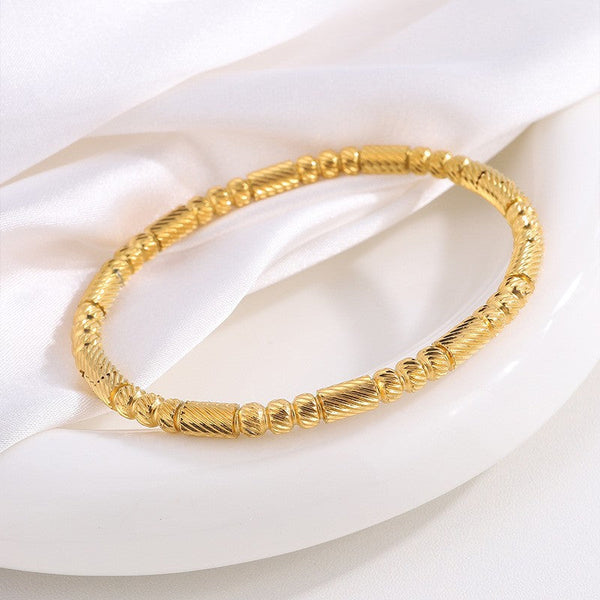 Elisabet – Textured bangle bracelet