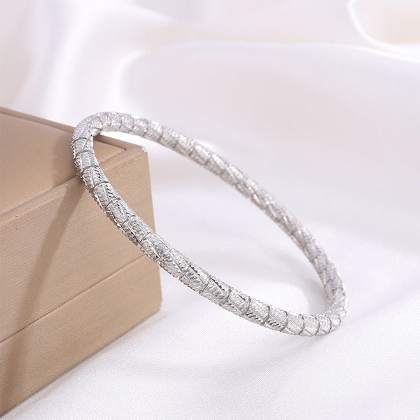 Elisabet – Textured bangle bracelet