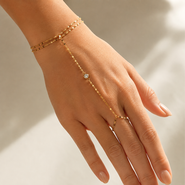 Afterglow – Pulsera hand chain de doble capa con circonita en oro