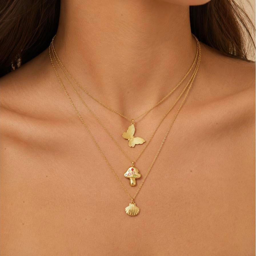 Santiago – Gold shell necklace