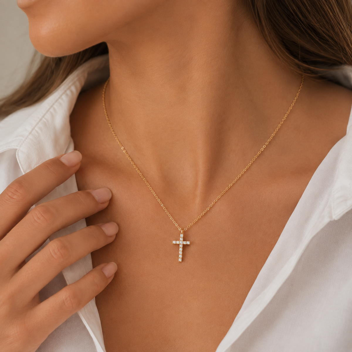 Faith – Gold zirconia cross necklace