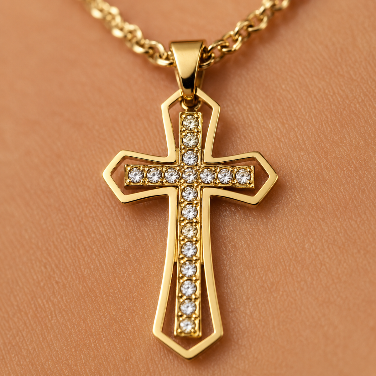 Milagro – Collar cruz doble capa con cristales en oro