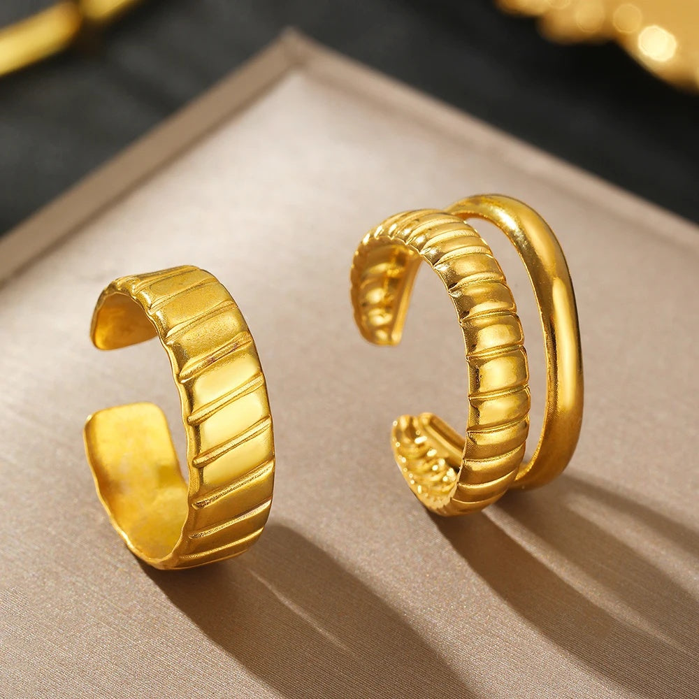 Duo Relieve – Set of 2 gold open rings