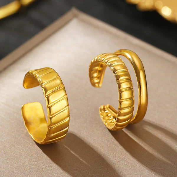 Duo Relieve – Set of 2 gold open rings