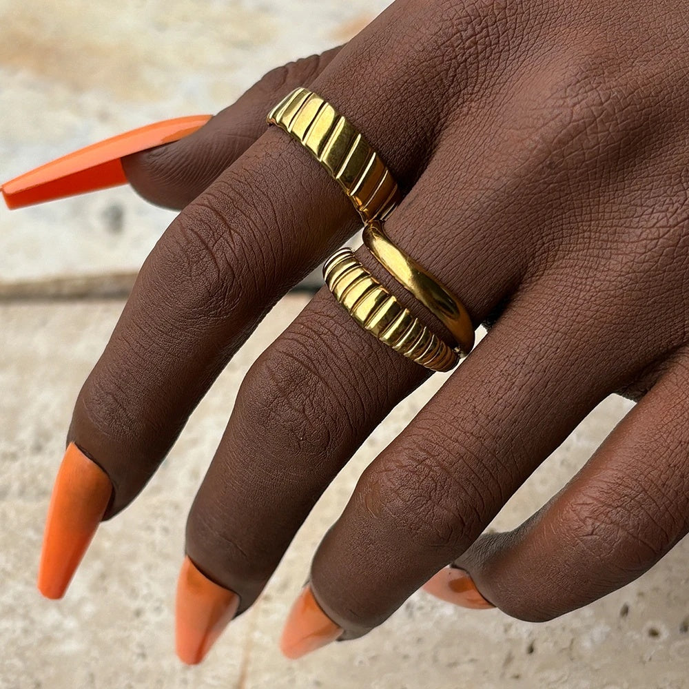 Duo Relieve – Set of 2 gold open rings
