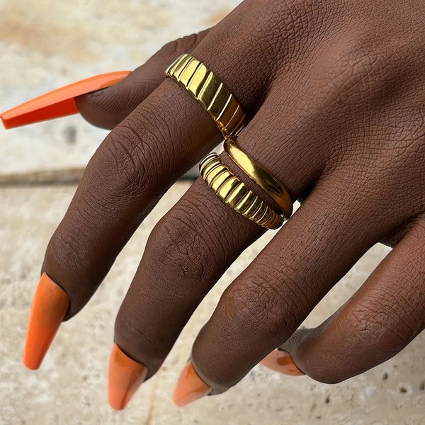 Duo Relieve – Set of 2 gold open rings