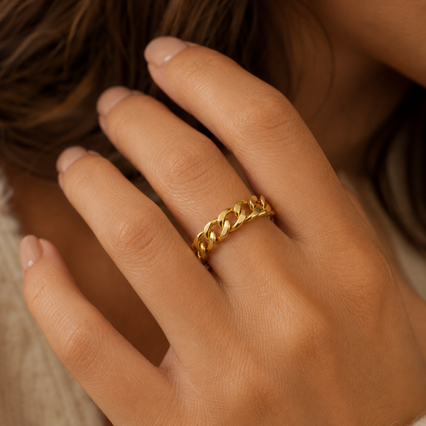 Bad B – Anillo de eslabones cubanos en oro