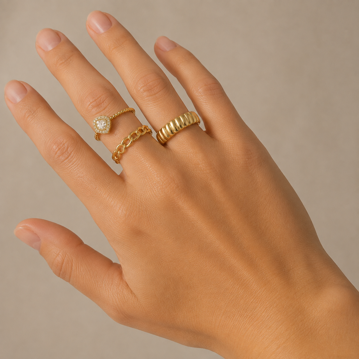 Cupid – Anillo corazón de cristal con halo en oro