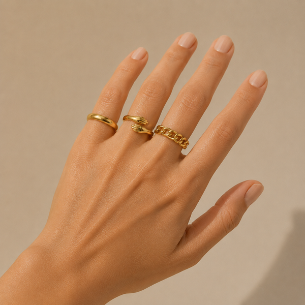 Empathy – Anillo abrazo de manos en oro