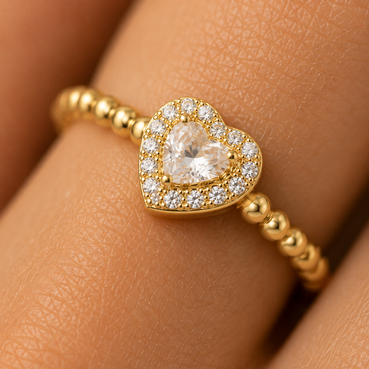 Cupid – Anillo corazón de cristal con halo en oro