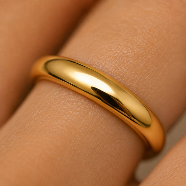 Daily – Anillo banda abovedada pulida en oro