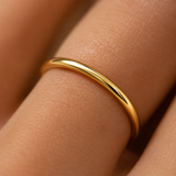 Effortless – Anillo banda redonda pulida en oro