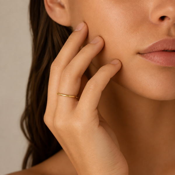 Effortless – Anillo banda redonda pulida en oro