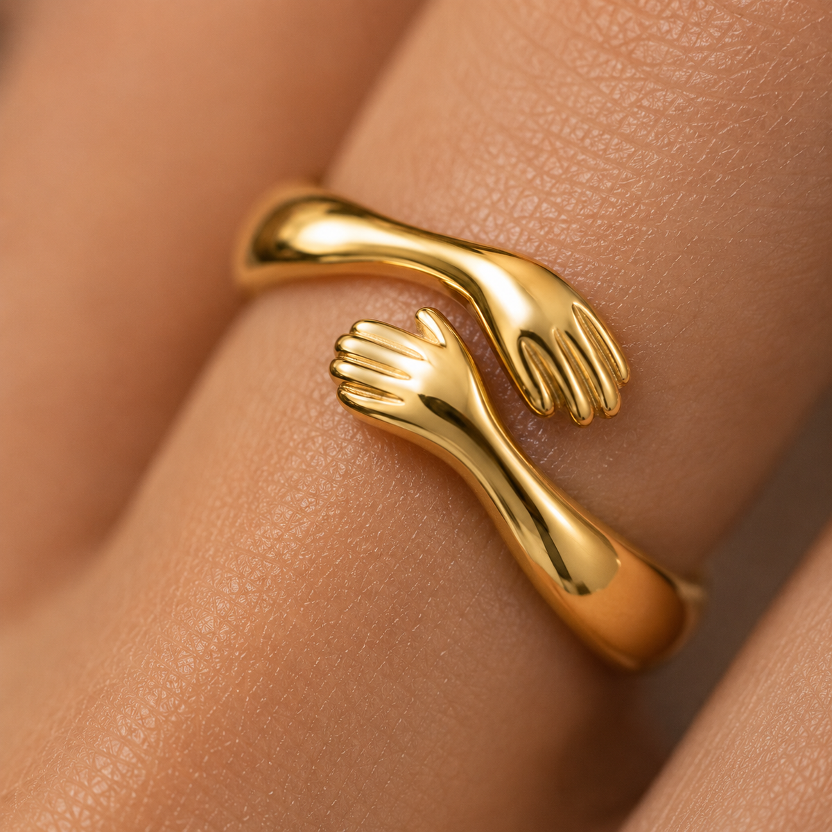 Empathy – Anillo abrazo de manos en oro