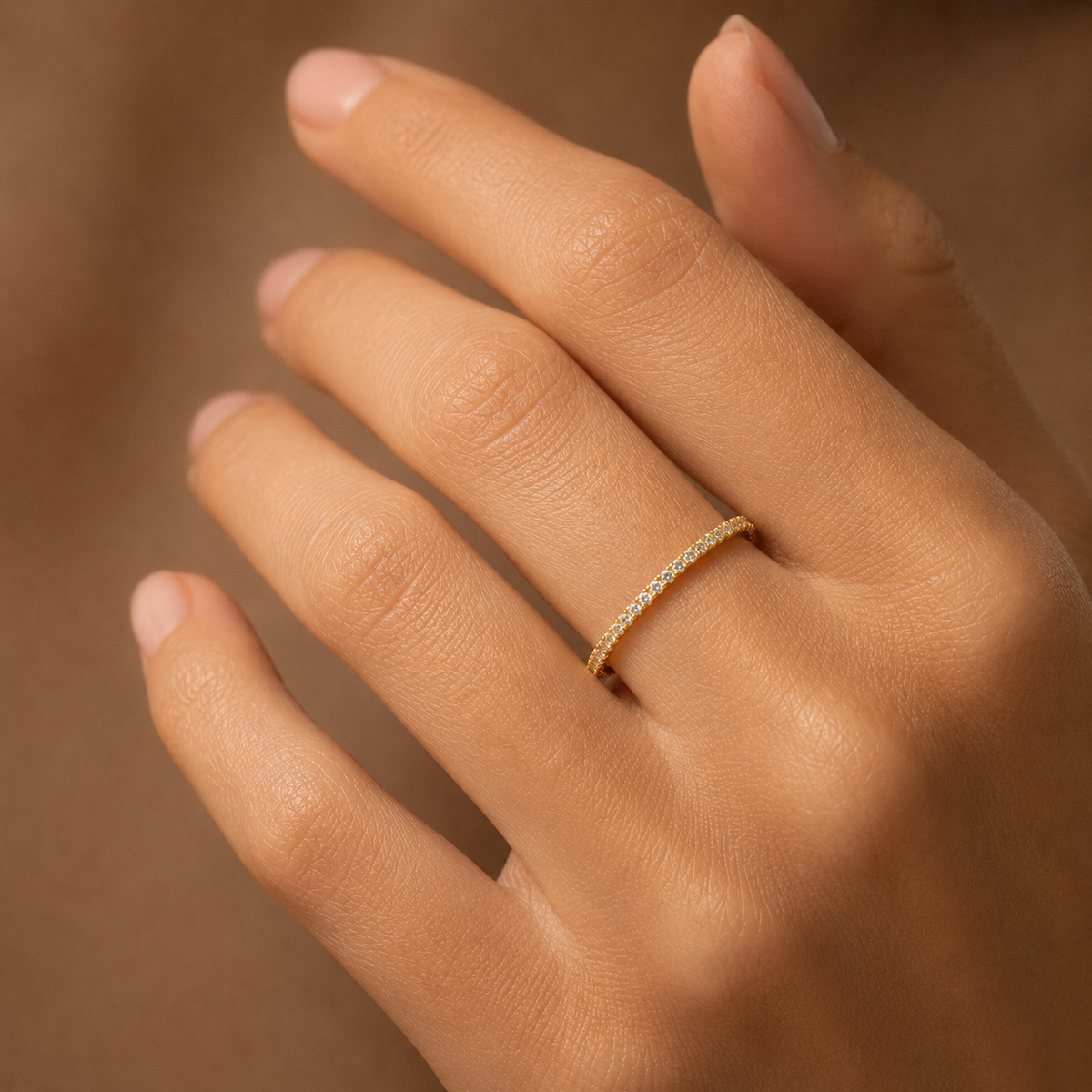 Eternity – Anillo eternity de cristales diminutos en oro