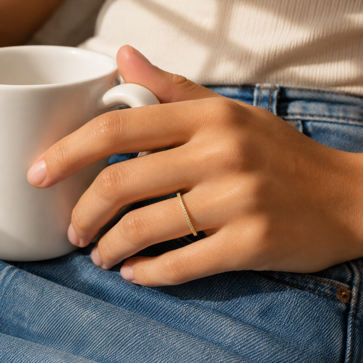Eternity – Anillo eternity de cristales diminutos en oro