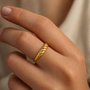 Don't Get It Twisted – Anillo trenzado abovedado en oro
