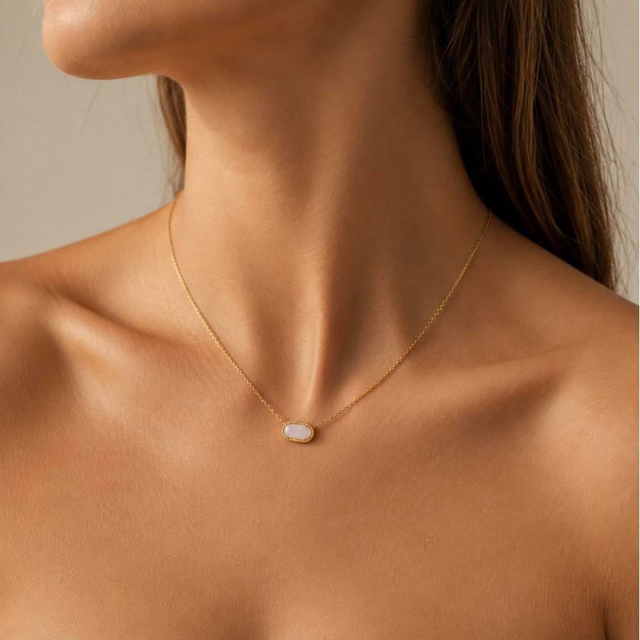 Shekiná – Collar con colgante de ópalo en oro