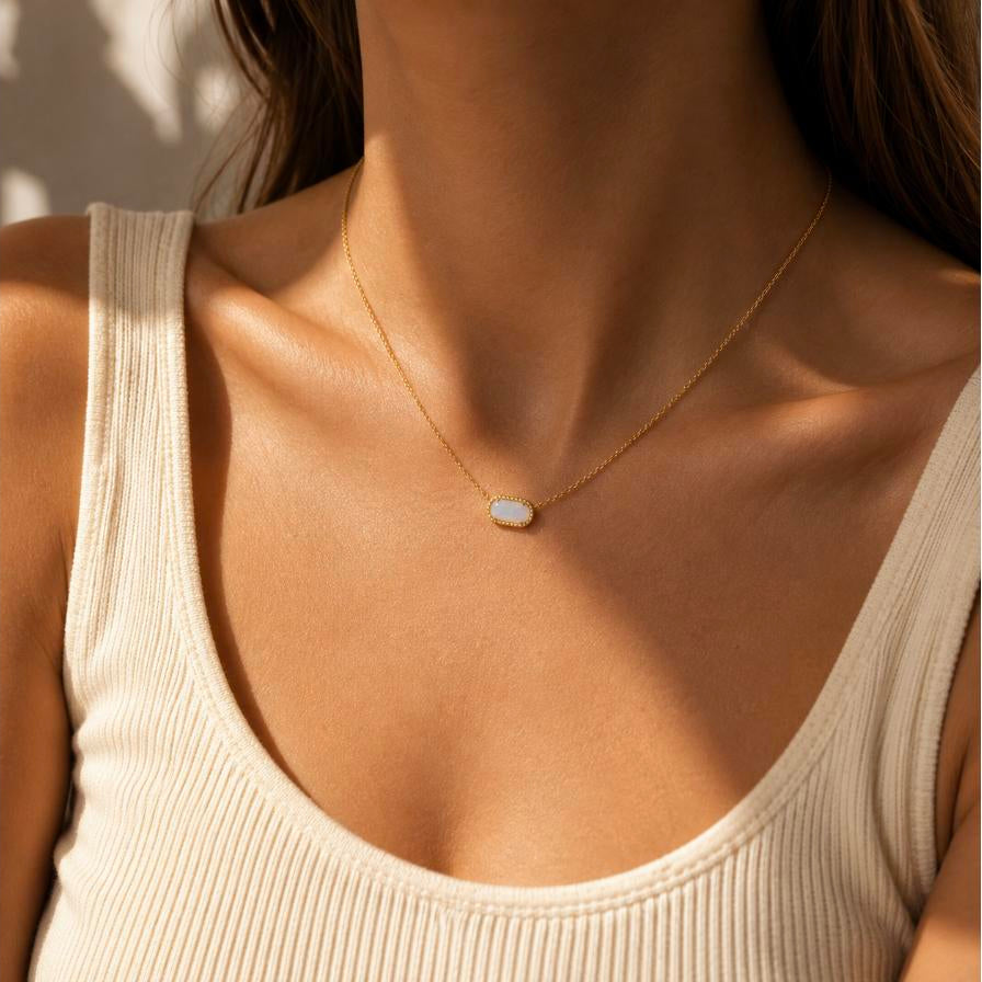 Shekiná – Collar con colgante de ópalo en oro