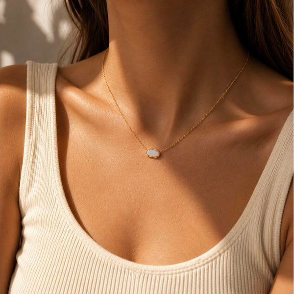 Shekiná – Collar con colgante de ópalo en oro