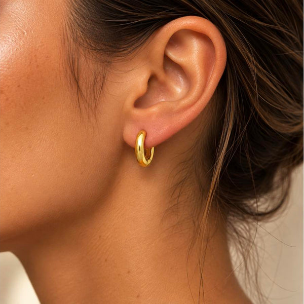 Tabita – Small thick gold hoops