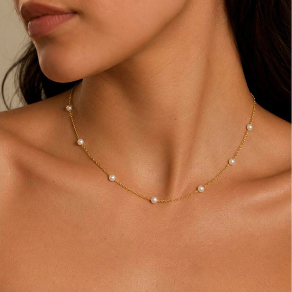 Margarita – Pearl necklace on gold chain