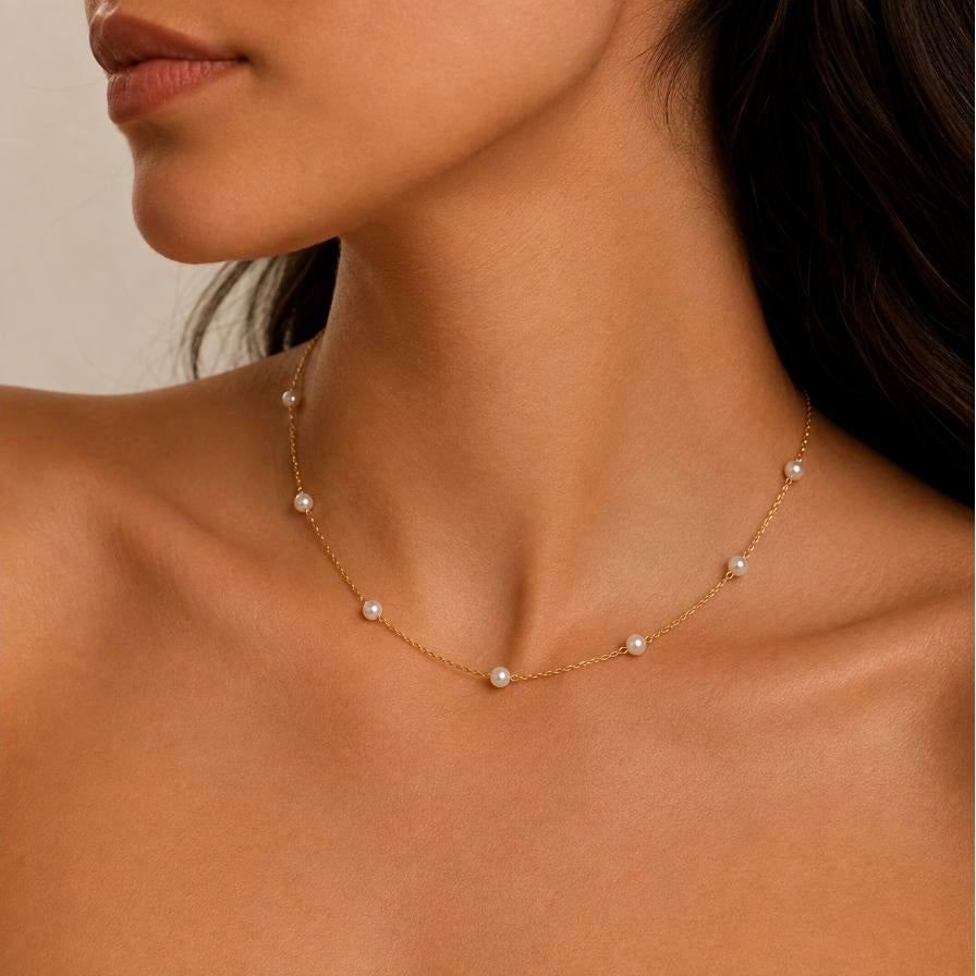 Margarita – Pearl necklace on gold chain