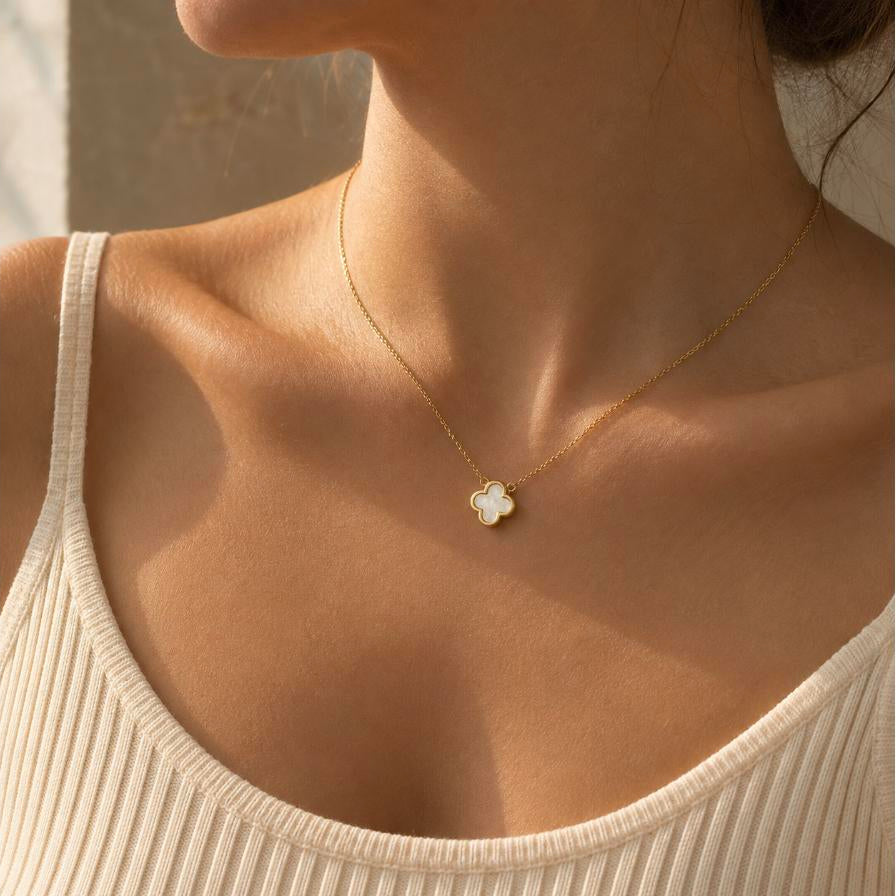 San Patricio – Collar con trébol de cuatro hojas en oro