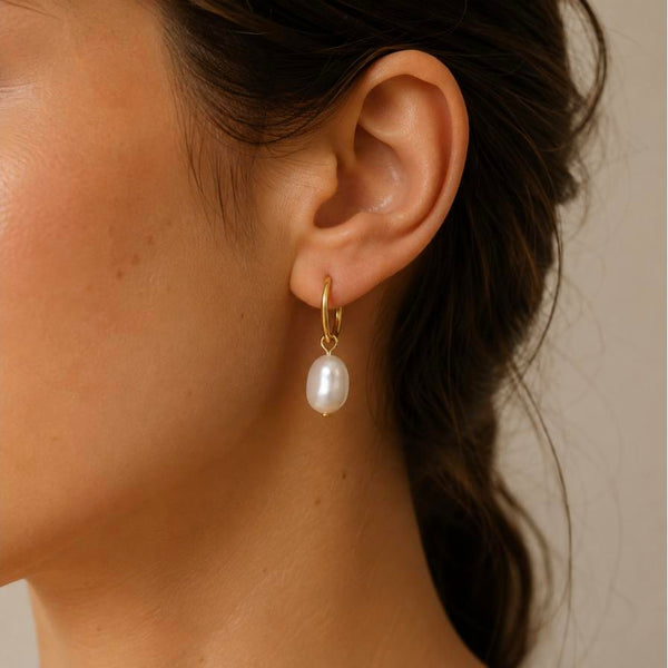 Inmaculada – Baroque pearl gold earrings