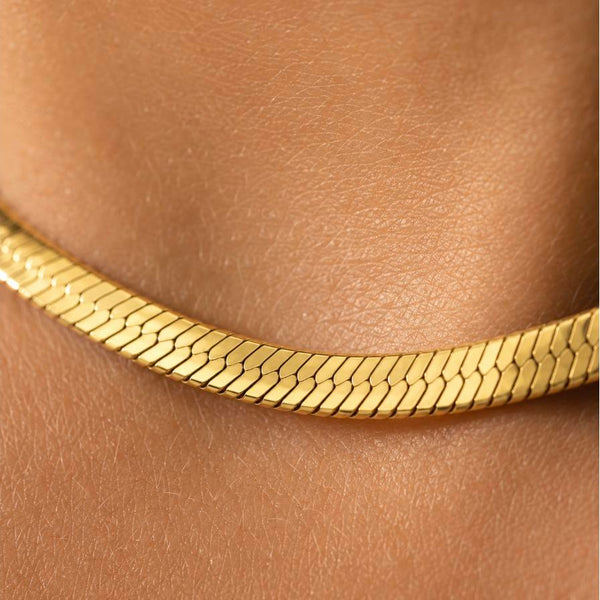 Prudence – Gold snake necklace